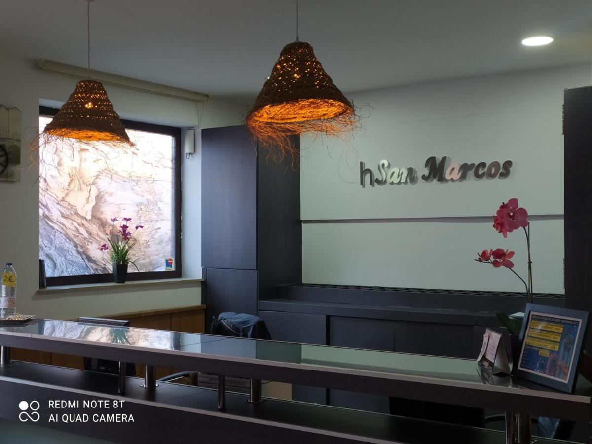 Hostal San Marcos San Martín de la Vega Exterior foto